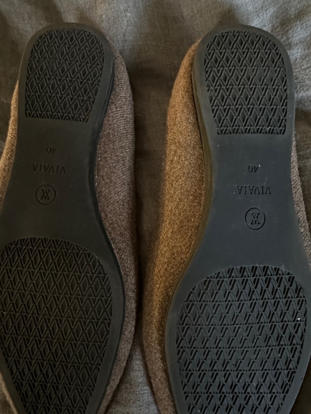 Pointed Knit Ballet Flats in Taupe - Picture 3 of 4